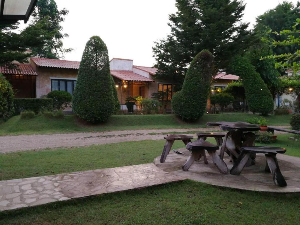 Villa Tuscany Country Resort Suan Phueng Εξωτερικό φωτογραφία
