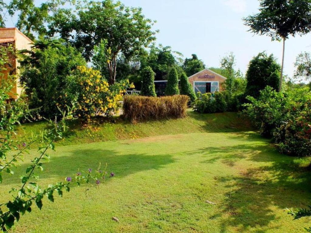 Villa Tuscany Country Resort Suan Phueng Εξωτερικό φωτογραφία