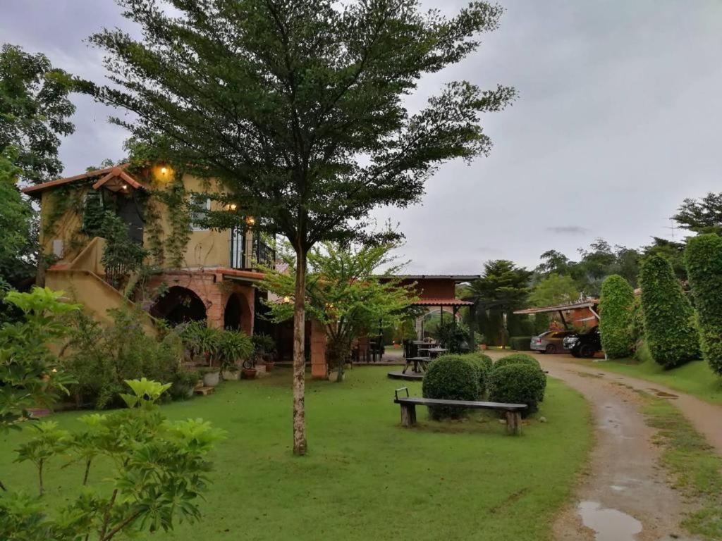 Villa Tuscany Country Resort Suan Phueng Εξωτερικό φωτογραφία
