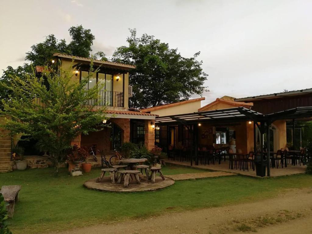 Villa Tuscany Country Resort Suan Phueng Εξωτερικό φωτογραφία
