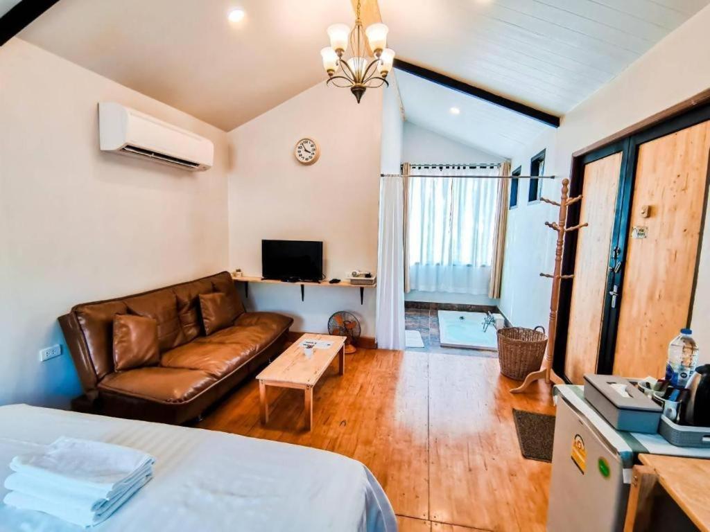 Villa Tuscany Country Resort Suan Phueng Εξωτερικό φωτογραφία