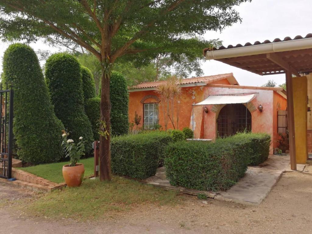 Villa Tuscany Country Resort Suan Phueng Εξωτερικό φωτογραφία
