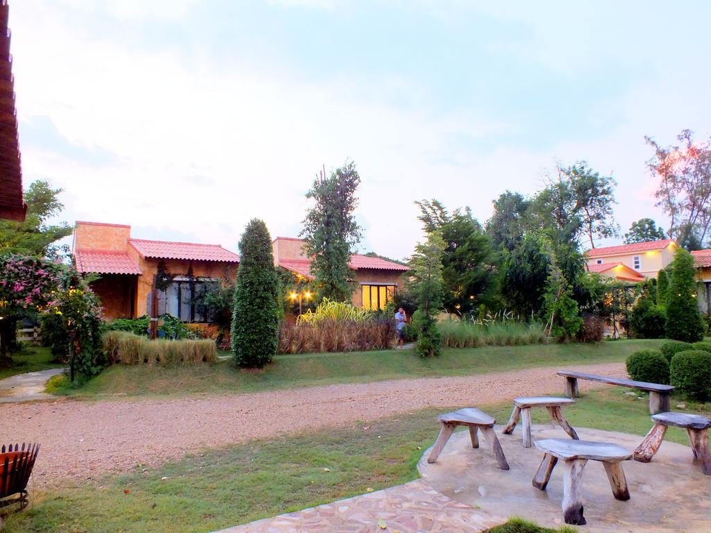 Villa Tuscany Country Resort Suan Phueng Εξωτερικό φωτογραφία