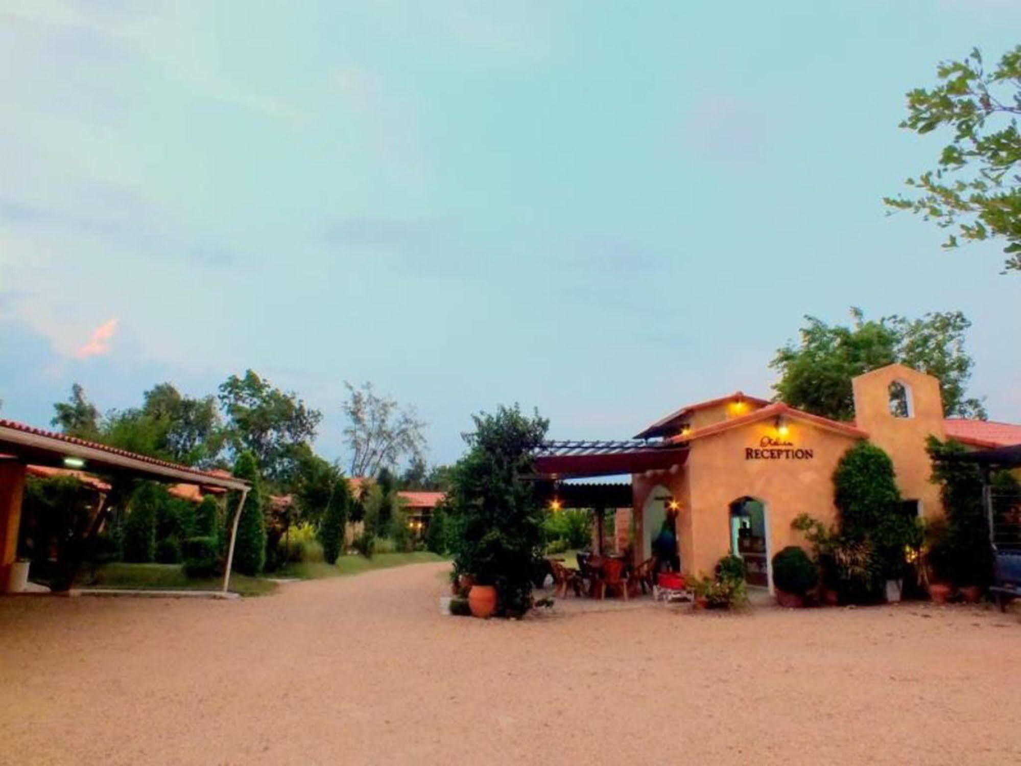 Villa Tuscany Country Resort Suan Phueng Εξωτερικό φωτογραφία